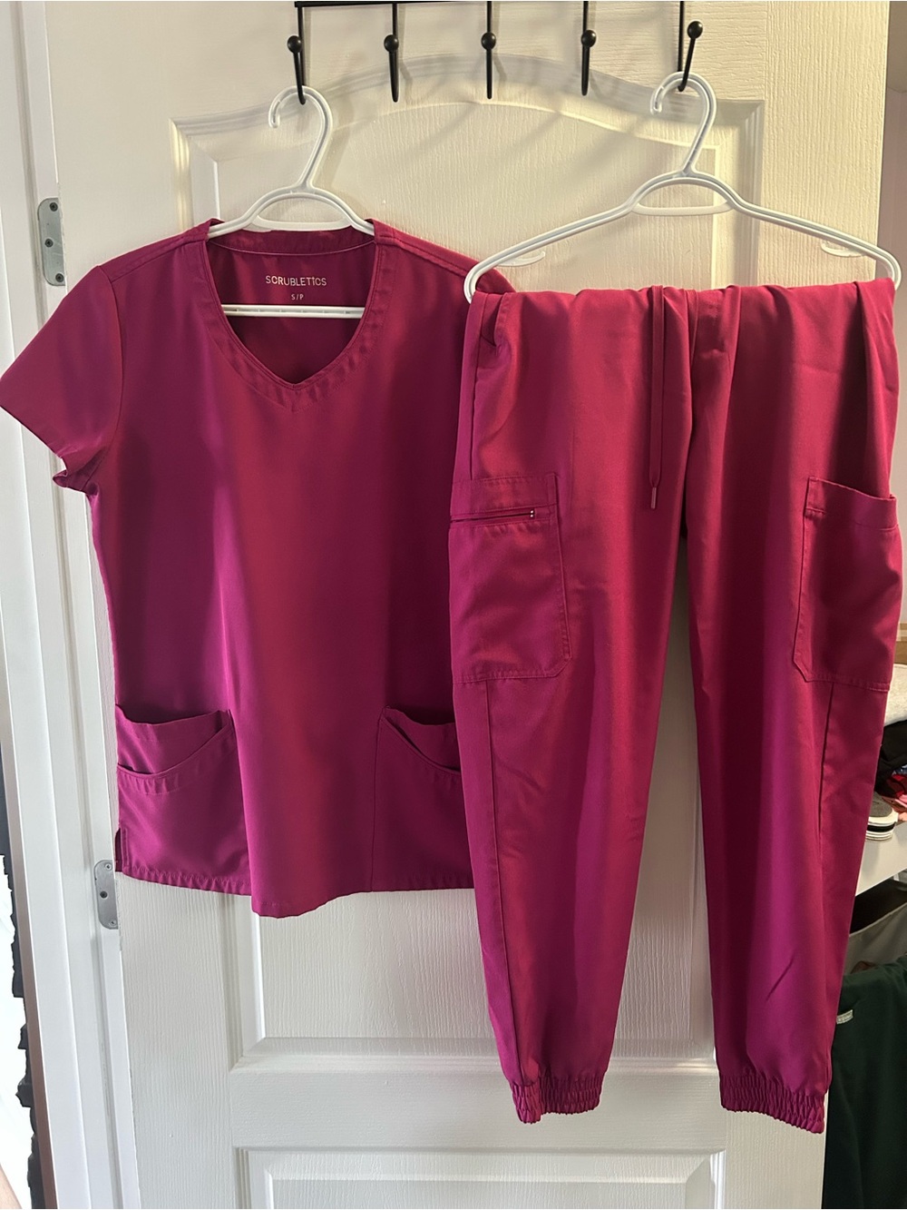 Women’s Scrub Sets - Picture 2 of 7